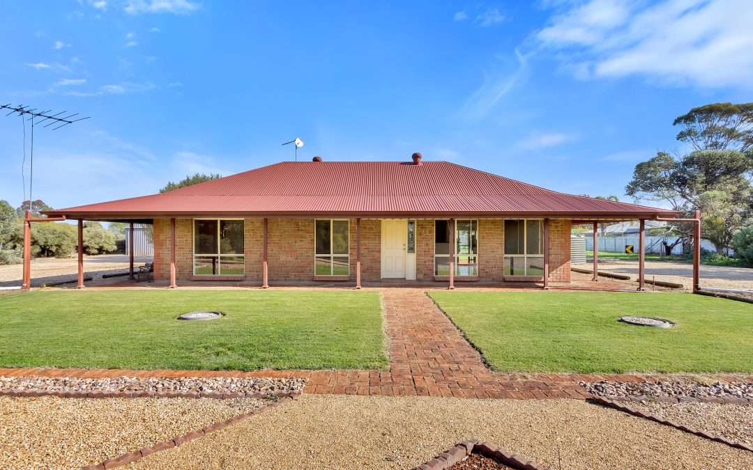 2 Pratt Road, WASLEYS, SA 5400 AUS