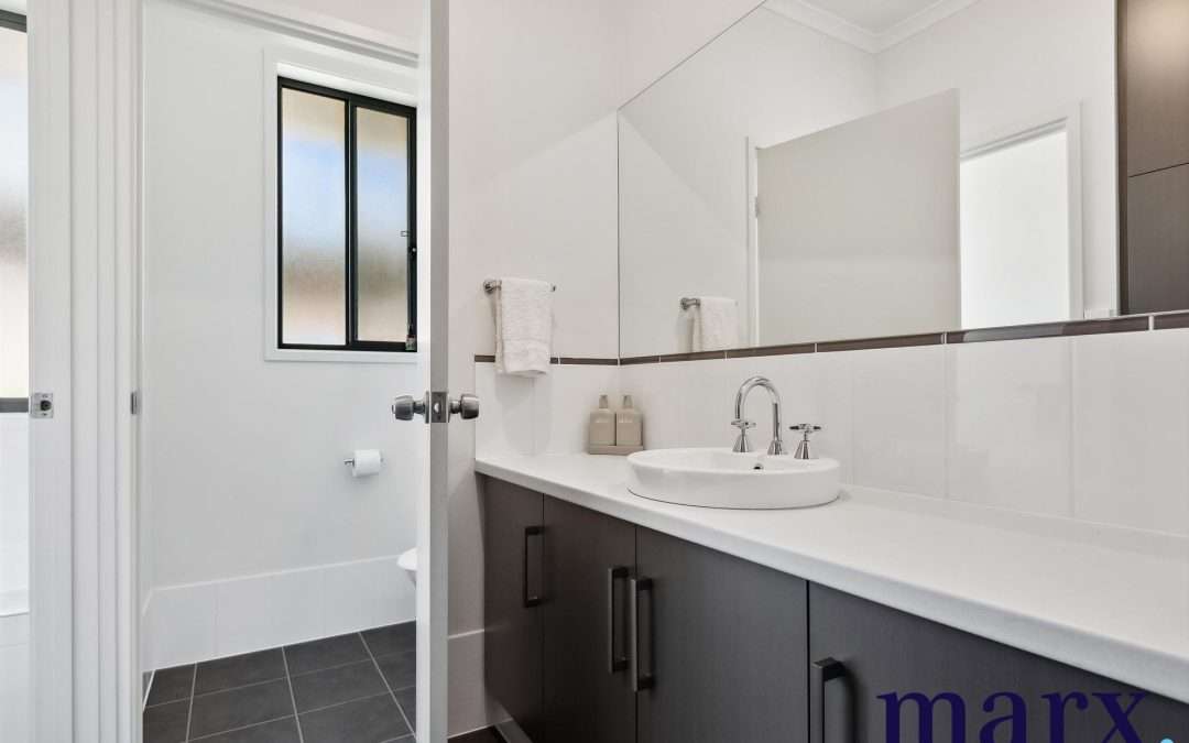 6 Moore Avenue, NURIOOTPA, SA 5355 AUS