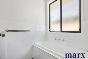 6 Moore Avenue, NURIOOTPA, SA 5355 AUS