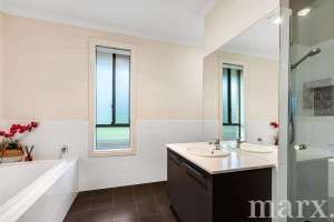 51 Victoria Terrace, WILLIAMSTOWN, SA 5351 AUS