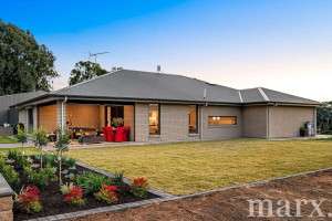 51 Victoria Terrace, WILLIAMSTOWN, SA 5351 AUS