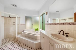 4 Roberts Court, NURIOOTPA, SA 5355 AUS