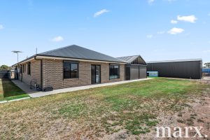 17 Dawkins Road, TWO WELLS, SA 5501 AUS