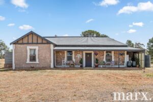 94 Robertson Road, TOWITTA, SA 5353 AUS