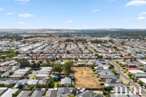 20 Lakeland Road, MUNNO PARA WEST, SA 5115 AUS