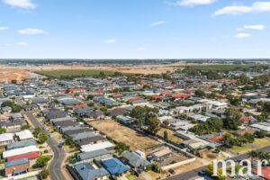 20 Lakeland Road, MUNNO PARA WEST, SA 5115 AUS