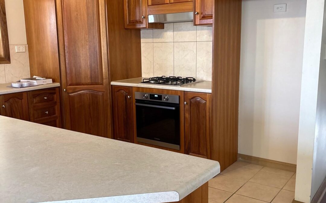 27 Pinot Crescent, NURIOOTPA, SA 5355 AUS