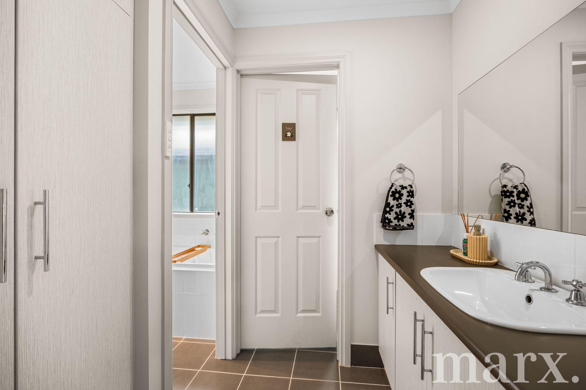 18 Hearl Street, NURIOOTPA, SA 5355