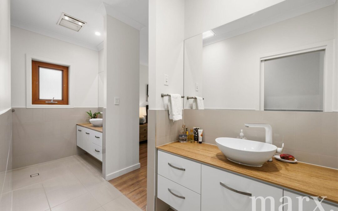 24 Buna Terrace, NURIOOTPA, SA 5355 AUS